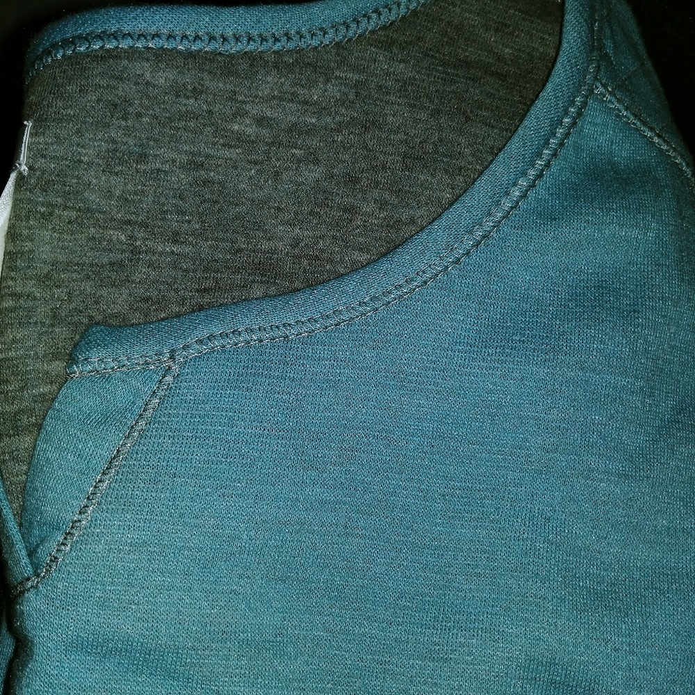 CROFT & BARROW INTIMATES SWEATSHIRT - Picture 4 of 4